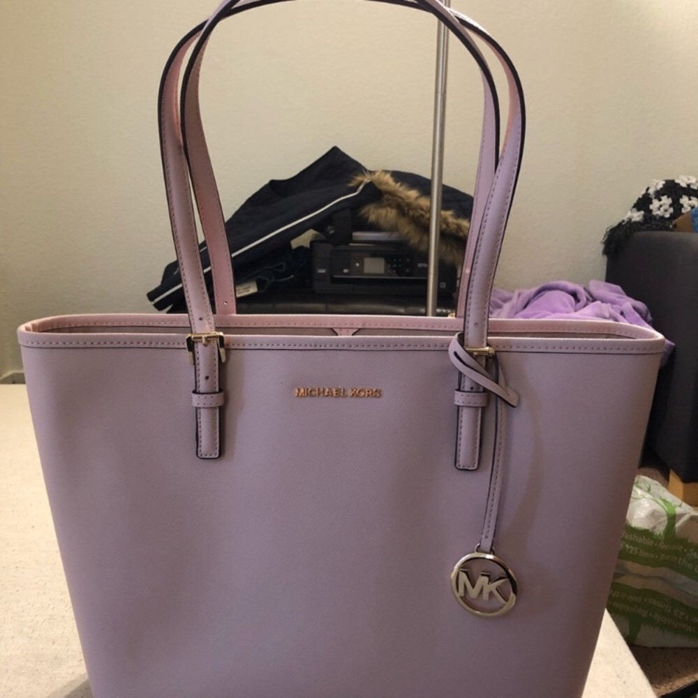 Micheal Kors purse